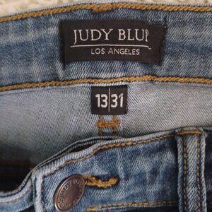 Judy Blue Jeans Women’s 13/31 JB82102DK Med Wash Skinny Stretch Denim Mid Rise